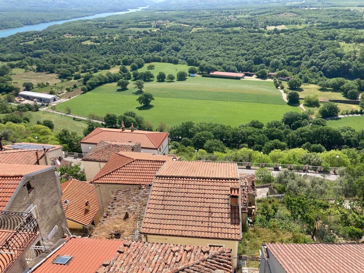 zia Teresa fitta camere in villa Viggiano Esterno foto